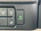 ECONスイッチ(ECONモード) エンジンだけでなくエアコンなども含めてクルマ全体を燃費優先で自動制御するECONモード。早く車内を涼しくしたい夏場など、空調を優先したい時には、スイッチを押してOF