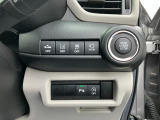 キーレスプッシュスタート。豊富な装備も魅力的!各機能の切り替えボタンは運転席から操作ラクラク。