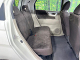 後部座席も気になるようなキズ・汚れやへたり等、大きなダメージはなく、良好な状態です。