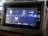 CD、DVD、Bluetooth、AM、FM、AUX、スマートフォン接続ができます。