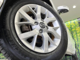 【純正15インチアルミホイール】外観にマッチした純正アルミホイールを装着しております。各種社外アルミホイールや、スタッドレスタイヤも取扱いしております。是非ご相談ください♪