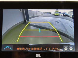 バックガイドモニターで、後方を確認しながら安心して駐車することができます。運転初心者も熟練者も必須の機能ですよ!