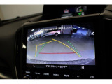 後退時にはナビ画面に後方の映像とアシストラインが表示されます!