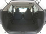 2列目シートを倒すことで、大変広いラゲッジスペースとなります。大きな荷物を積んだりと様々な用途にご利用いただけます。