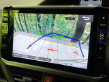 【バックカメラ】駐車時に後方がリアルタイム映像で確認できます。大型商業施設や立体駐車場での駐車時や、夜間のバック時に大活躍!運転スキルに関わらず、今や必須となった装備のひとつです!