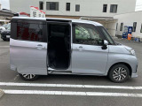 両側パワースライドドア付きだから、狭い駐車スペースなどでの 乗り降りラクラク!小さなお子さまのいるご家庭には嬉しい装備。