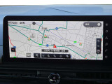 【ナビ】メーカーSDナビ付きです。目的地を設定すれば初めての場所でも簡単に行くことができます。もちろん音楽だって聴けちゃいます♪