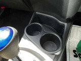 センターコンソール前方にカップホルダーがございます。