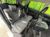 後部座席も気になるようなキズ・汚れやへたり等、大きなダメージはなく、良好な状態です。
