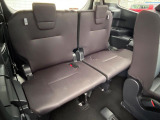 3列目シートはもちろん状態良好☆大人でもゆったりと座って頂けますので、大人数でのお出かけもラクラクです♪ご家族で、気の知れた仲間で、ドライブに行くのが楽しみですね♪