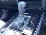 アクセルペダルを踏み込む量や速さに応じて変速パターンを最適制御し、人馬一体の運転感覚を発揮してくれる6速オートマ!