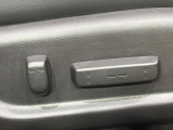 【パワーシート】スイッチ一つで簡単にシートの微調整が可能!電動だから力もいりません!快適なシートポジションにセットして、快適なドライブをお楽しみください。