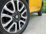 【純正アルミホイール】外観にマッチした純正アルミホイールを装着しております。各種社外アルミホイールや、スタッドレスタイヤも取扱いしております。是非ご相談ください♪