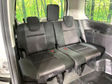 3列目シートはもちろん状態良好☆大人でもゆったりと座って頂けますので、大人数でのお出かけもラクラクです♪ご家族で、気の知れた仲間で、ドライブに行くのが楽しみですね♪