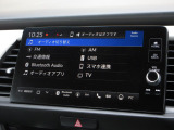 ナビゲーションはホンダコネクトディスプレイを装着しております。AM、FM、Bluetooth、フルセグTVがご使用いただけます。初めて訪れた場所でも道に迷わず安心ですね!