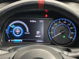 【メーター】電気自動車ならではのスピードメーターなどはデジタル&カラフルなのでとても見やすくなっています♪