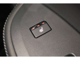 シートヒーターは後部座席にも装備されております!