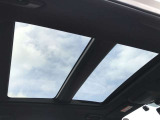 【サンルーフ付き】サンルーフがついておりますので、ドライブがより楽しめるのはもちろん、喫煙される方にも重要な装備です。