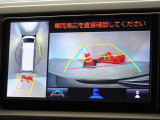 バックガイドモニターを装備しています、車庫入れもラクラクです。パノラミックビューモニターを搭載しています、上からの画像も表示されます。