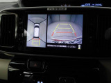 このお車はパノラマモニターが付いています。駐車や幅寄せ等楽になります。対応できる純正カーナビがおすすめです。