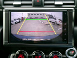 バックモニター付きですので、日常の駐車はもちろん、人や障害物などを映像で確認できるので安心です!(補助装置になりますので、目視でもご確認ください)