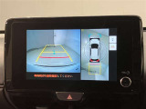 メーカーオプションの全周囲カメラ付き!狭い場所での駐車や車周辺を確認することが出来るので安心して駐車することができます★なんともう一つ・・・