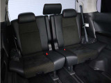 サードシートも広々とした空間をご用意しております!シートアレンジにて、快適スペースを作ることも可能となっております!アレンジパターンも豊富で、様々なシーンにご利用いただけます!