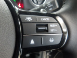ハンドル右側にはクルーズコントロールのスイッチが装備され運転中の操作も安心して行えます!
