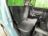 後部座席も気になるようなキズ・汚れやへたり等、大きなダメージはなく、良好な状態です。