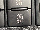 【アイドリングストップ】赤信号や渋滞で停車した際にエンジンを停止し、無駄な燃料の消費を抑えます。燃費向上や環境保護につなげる機能♪エンジンはブレーキを離せば再始動します。
