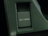 12V電源ソケットを設置しております。周辺機器の充電にご利用頂けます。