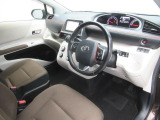 ゆったりとした室内!運転もしやすいです