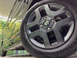 外観にマッチした純正アルミホイールを装着しております。各種社外アルミホイールや、スタッドレスタイヤも取扱いしております。是非ご相談ください♪