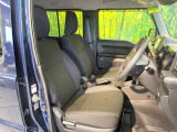 運転席シート廻りは使用感も少なく、良好な状態となっています。前オーナー様が丁寧に使っていたことがよくわかりますね。