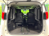 後席を格納すると、これだけの広さが!シーンに合わせたシートアレンジで、大きな荷物も積むことが出来ます♪