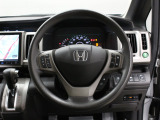 【運転席まわり】Honda独自の設計思想に基づき、自然に手を伸ばした先に操作したいものがあるようレイアウトを追求 !
