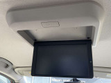 後席用モニターが付いているので、渋滞でも後部座席の方を飽きさせません♪