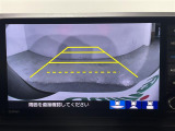 【バックモニター】後ろのカメラの映像をモニターに映し出すことができます!後方の見えない死角や、障害物との距離感をしっかり確認することができます!駐車が苦手な方におすすめです。