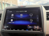 ホンダ純正ナビです。リバース時には後方も映ります