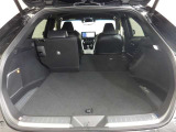 開口部の広いラゲージスペースは、ゴルフバックなどの荷物もラクラク積み込めます。