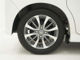 ◆アルミホイール装着車です!これで足元まわりもおしゃれにきまります!