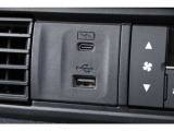 USB(急速充電)が付いており、車内でもしっかりとスマートフォン等の機器へ充電可能です♪