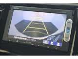 バックカメラが装備されており、後方の安全確認はもちろんのこと狭い場所での駐車や雨の日・夜間など視界の悪いコンディションでのストレスの軽減にもなります!