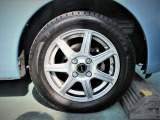 足元を引き締める社外アルミホイ-ル! 現状はスタッドレスタイヤです。