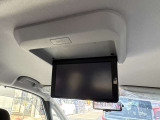 後席用モニターが付いているので渋滞でも後部座席の人を飽きさせません。