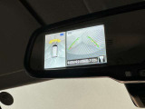 ルームミラーにクリヤーなカメラ映像で後方視界サポート!車両周囲安全確認にも役立つ、アラウンドビューモニター映像 スマート・ルームミラー装備!