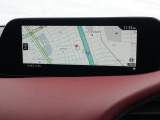 マツダコネクトの8.8インチワイドセンターディスプレイです。『Android Auto』『Apple CarPlay』や独自のコネクテッドサービスに対応したインターフェイスシステムです。