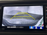 【バックモニター】後ろのカメラの映像をモニターに映し出すことができます!後方の見えない死角や、障害物との距離感をしっかり確認することができます!駐車が苦手な方におすすめです。
