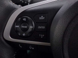ステアリングスイッチ装備!運転しながら手元でオーディオの操作などができます。