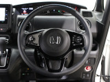 【運転席まわり】Honda独自の設計思想に基づき、自然に手を伸ばした先に操作したいものがあるようレイアウトを追求 !